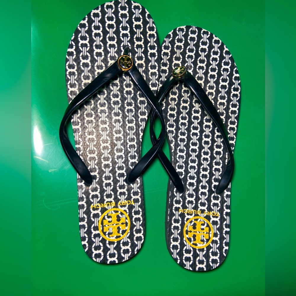 Tory Burch flip flop sandals, black & white, size 9, EUC